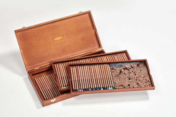 Derwent Lightfast Pencils Wooden Box of 100