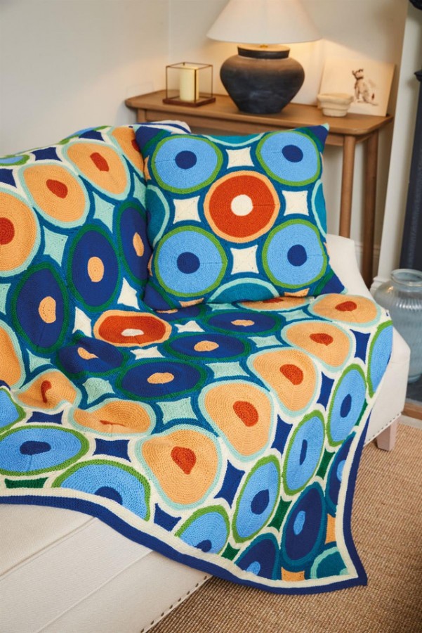 Hayfield At Home With Margaret Holzmann 10 Knitted Blanket Patterns - Image 6