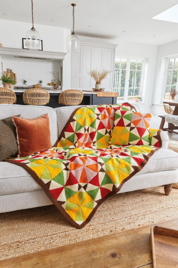Hayfield At Home With Margaret Holzmann 10 Knitted Blanket Patterns - Image 2