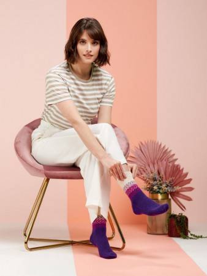 West Yorkshire Spinners Happy Feet Sock Knitting Pattern Book - Image 4