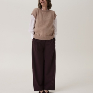 Sirdar  Cable Tank Knitting Pattern 10916