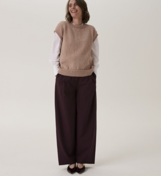 Sirdar  Cable Tank Knitting Pattern 10916