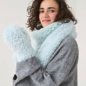 Sirdar Scarf & Mittens Knitting Pattern