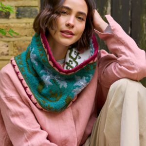 West Yorkshire Spinners - Reversible Cowl Kit